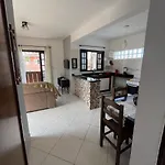 Apto Bem Equipado, Com 2 Quartos Acomoda Ate 6 Pessoas Confortavelmente